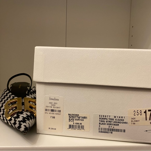 Houndstooth Balenciaga heels - Picture 4 of 13